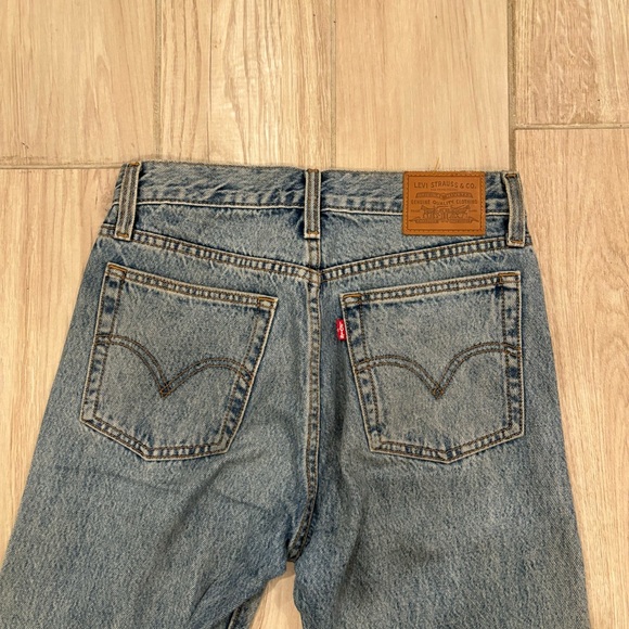 levi’s wedgie jean - Picture 4 of 7